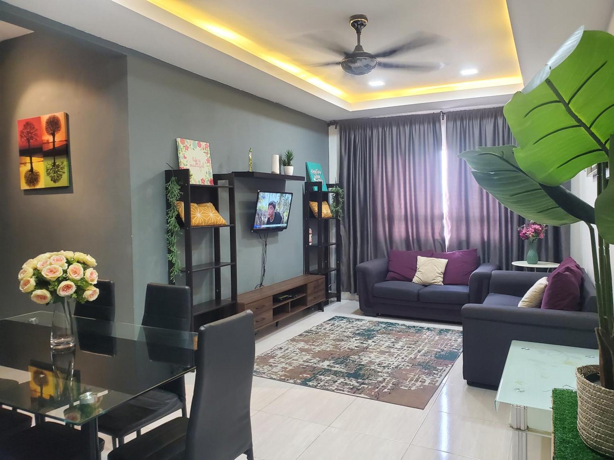Casa Inderaloka Pantai Batu Buruk Apartment Kuala Terengganu Exterior photo
